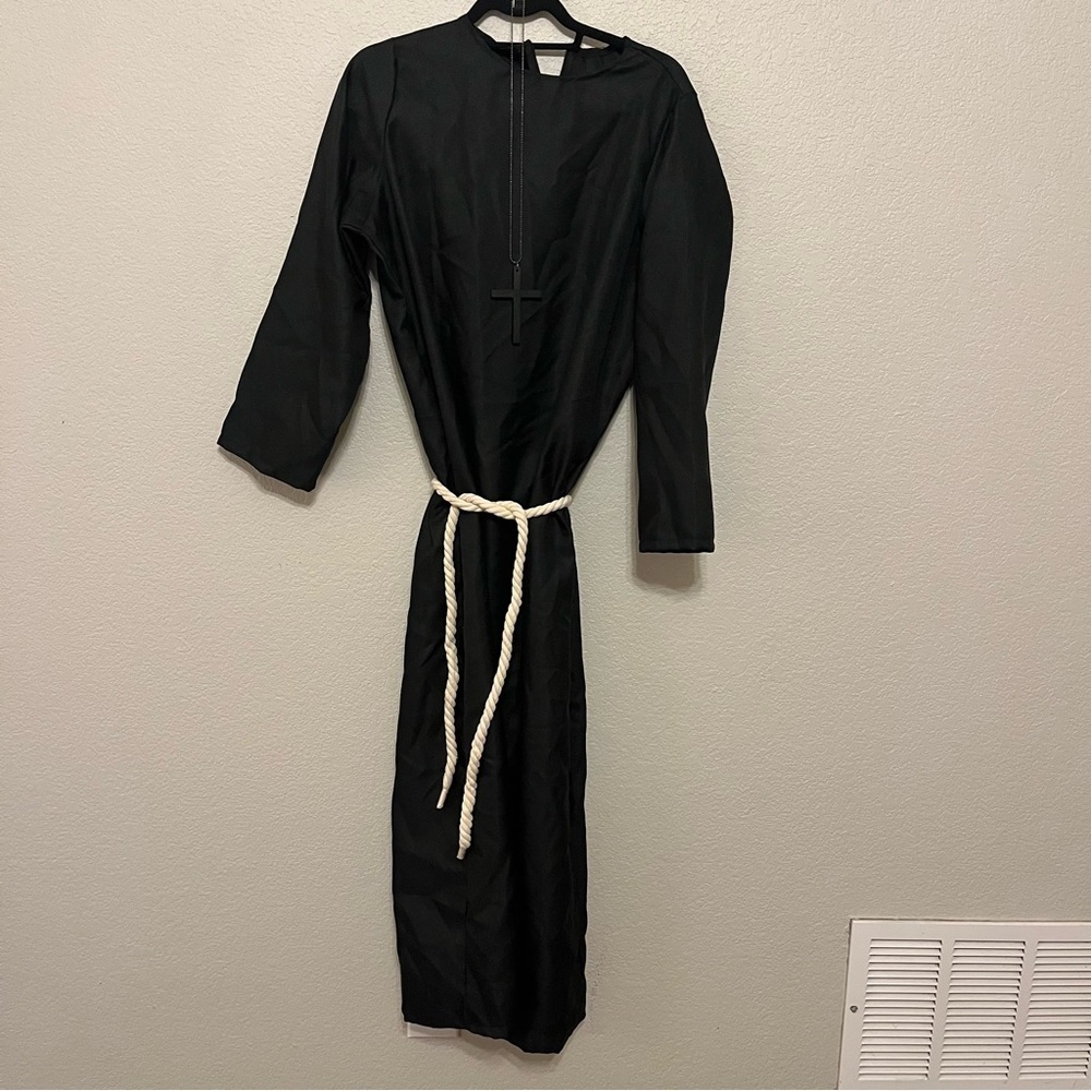 Friar Medieval Hooded Monk Priest Robe Tunic Black Clergy Robe with Cross Medium - Picture 10 of 13
